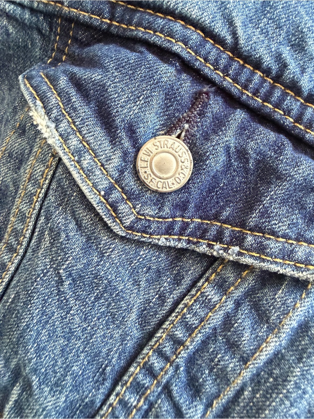 Levi’s Trucker Denim Jacket Women’s XXL Oversized Light Wash Blue Jean Jacket - Picture 14 of 14